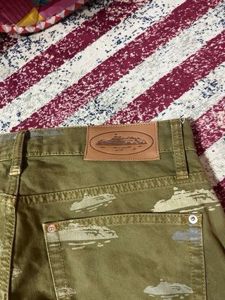 Pantaloni Corteiz Verdi con Stampa Nuvole