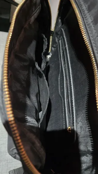 Mochila negra con compartimento para portátil