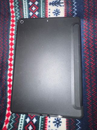 iPad (7a generación) 32GB Plata con funda