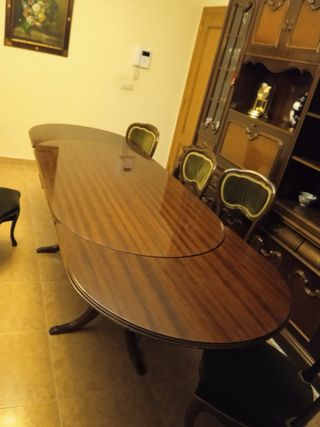 Conjunto Mesa, 6 Sillas Comedor y armario