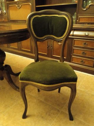 Conjunto Mesa, 6 Sillas Comedor y armario