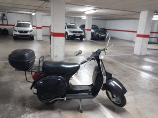 Vespa Iris 200 Negra