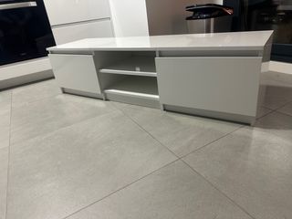 Mueble TV comedor blanco