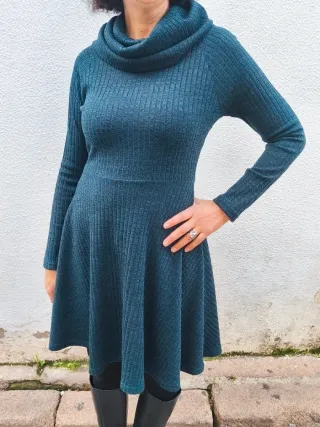 Vestido verde azulado de punto