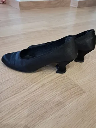 Zapatos de Fallera/Baile Negros de raso. Negros