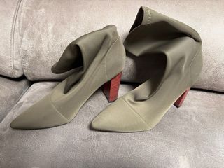 Botines T.41 y Mochila Verde KENDALL + KYLIE