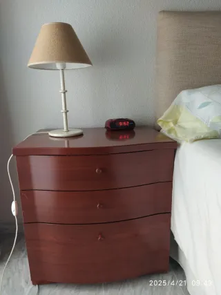 Conjunto 2 mesitas y cómoda madera