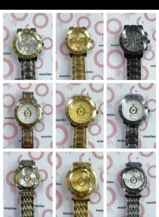 Corrente com pingente dourado