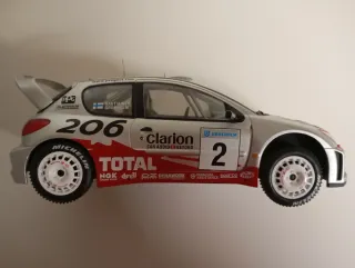 Réplica Peugeot 206 WRC a escala 1/18