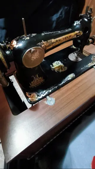 Máquina de coser Singer antigua