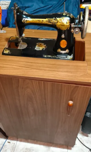 Máquina de coser Singer antigua
