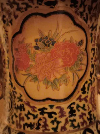 GRAN JARRON ORIENTAL DE PORCELANA DECORATIVO