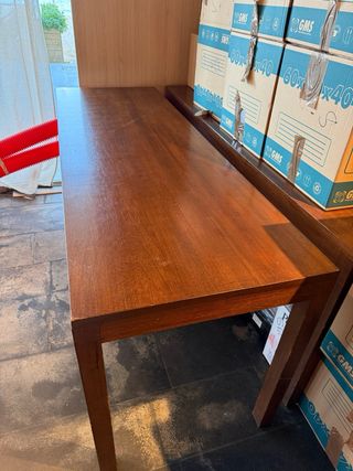 Mesa de comedor de madera