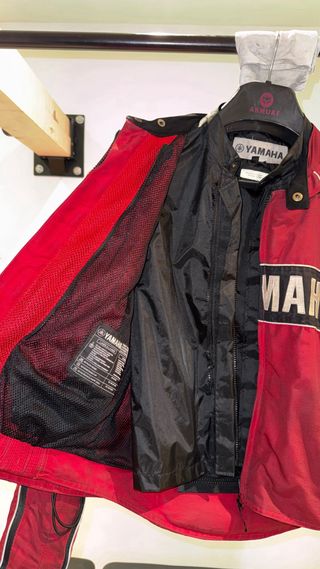 Chaqueta Yamaha Roja Talla M