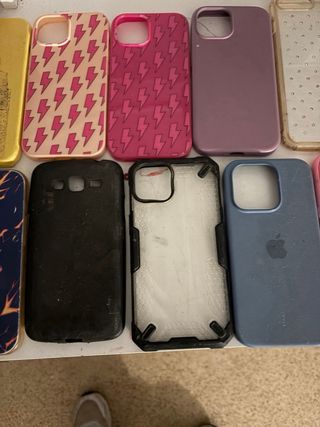 Carcasa y cargador móvil