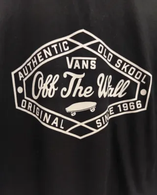 Camiseta Vans Negra con Bolsillo