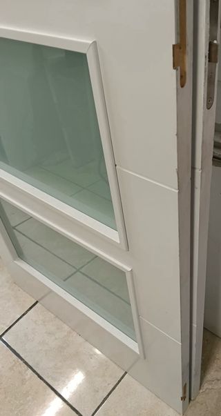 Conjunto de puerta 2 con cristales y 2 lisas.