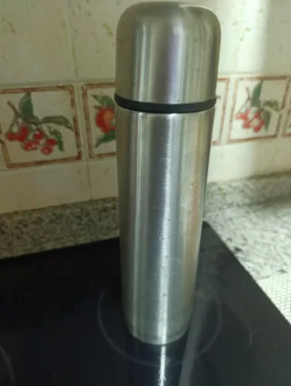Termo de café metálico