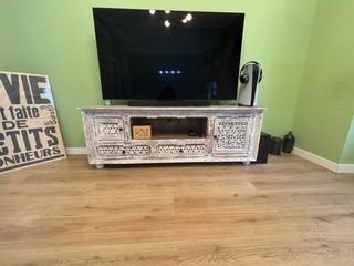 Mueble TV madera tallada artesanal