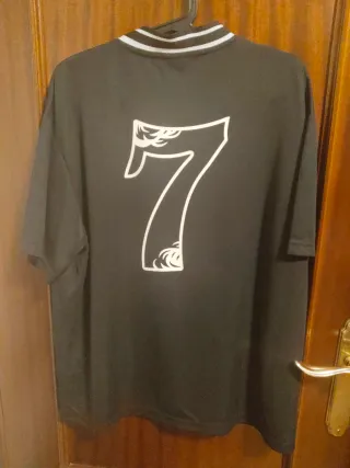 Camiseta Bershka Negra Endless Game