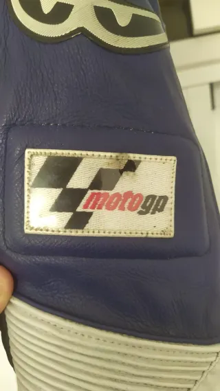 Mono Berik Moto GP, botas y guantes