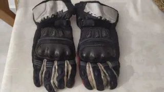 Mono Berik Moto GP, botas y guantes