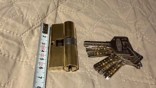 Bombín Ezcurra DS-15 con 6 llaves.