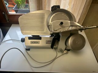 Cortafiambres profesional. Corta fiambres MOEBBA