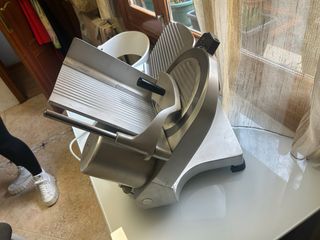 Cortafiambres profesional. Corta fiambres MOEBBA