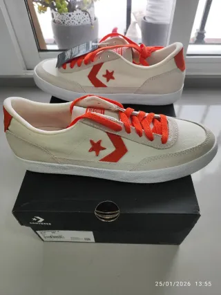 Converse Beige y Naranja Talla 42