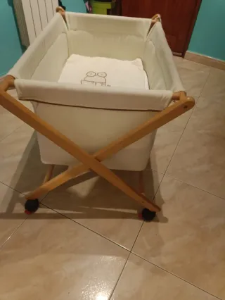 Minicuna colecho madera con ruedas + colchón