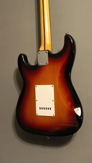Guitarra Eléctrica Stratocaster Buen Estado