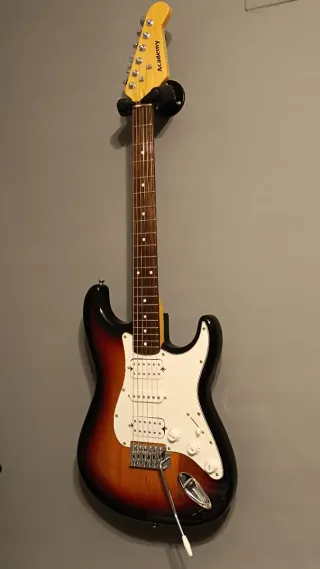 Guitarra Eléctrica Stratocaster Buen Estado
