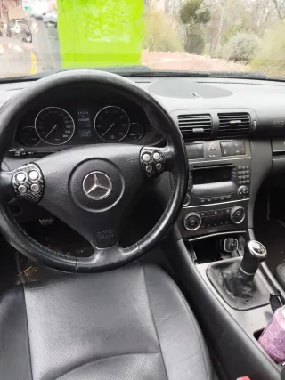 Mercedes-Benz Clase C 2005
