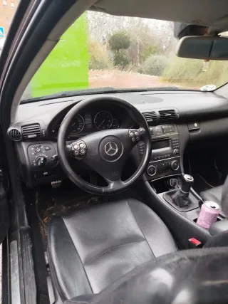 Mercedes-Benz Clase C 2005