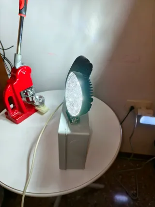 Foco de emergencia LED