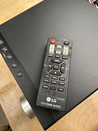 Mini cadena LG negra