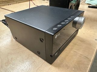 Mini cadena LG negra