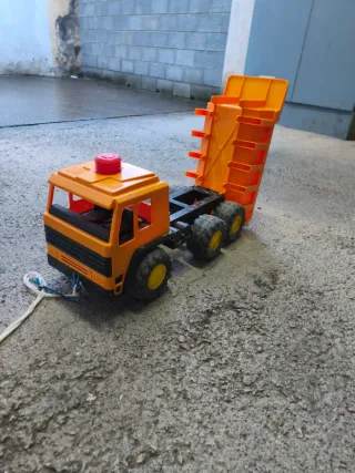 Camió amb bolquet gran