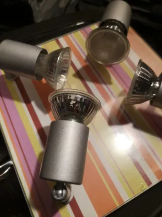 Lámpara de baño multicolor y plata