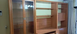 Mueble de comedor  gran calidad madera y cristal.