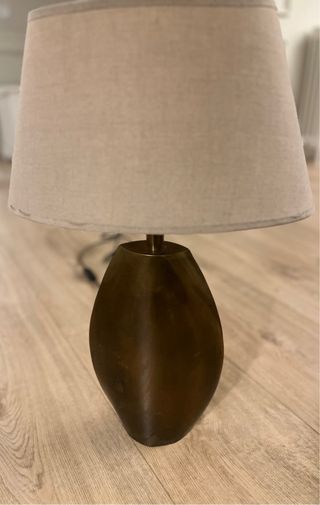 Lámpara de mesa moderna