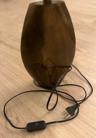 Lámpara de mesa moderna