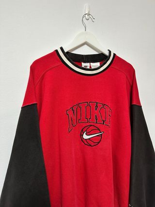 Nike Crewneck Vintage Y2K 90's Retro Black Red Whi