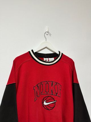 Nike Crewneck Vintage Y2K 90's Retro Black Red Whi
