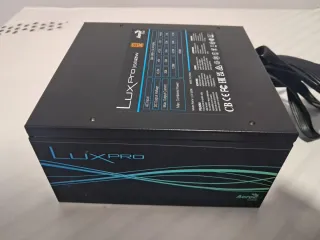 Fuente Alimentación Aerocool LUXPRO 650W