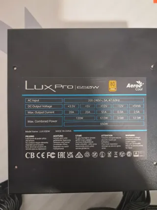 Fuente Alimentación Aerocool LUXPRO 650W