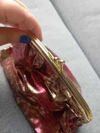 Bolsito neceser guardatodo dorado y burdeos