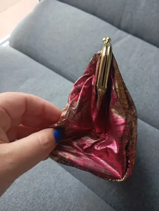 Bolsito neceser guardatodo dorado y burdeos