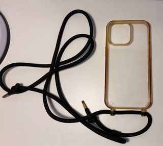 Funda iPhone 13 Pro con cordón